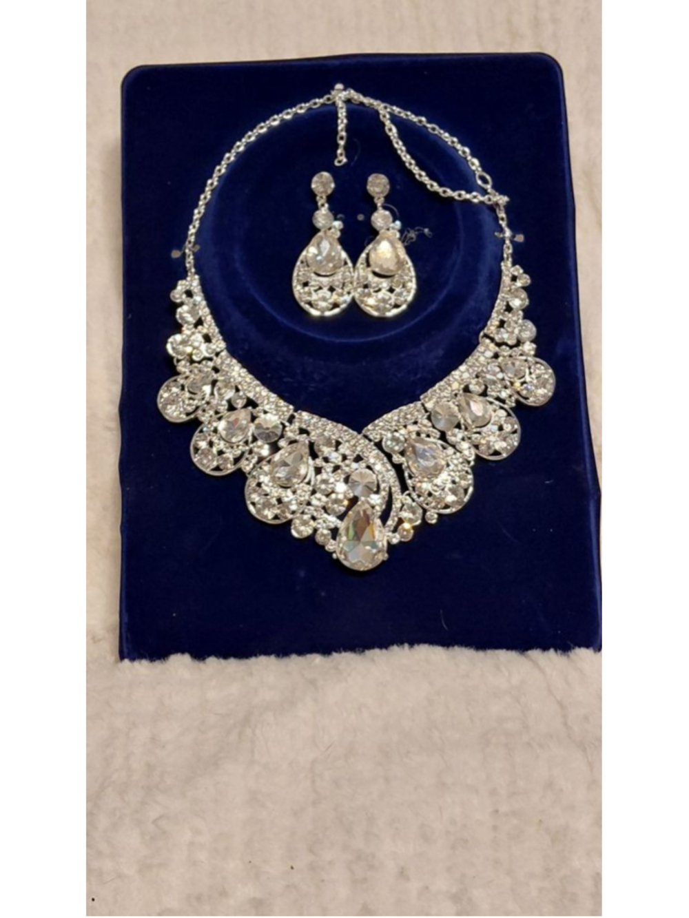 Women's Necklace Set One Size Silver Clear High Quality NWT
